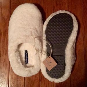 American Eagle Outfitters Fuzzy Slippers